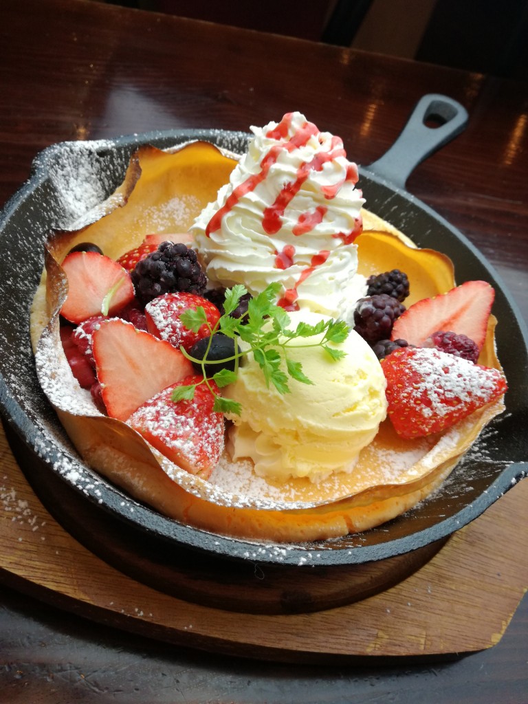 新宿西口のカフェでイチゴのスイーツ | 新宿のカフェなら新宿西口徒歩3分、女性に人気のカフェ ラ ヴォワ